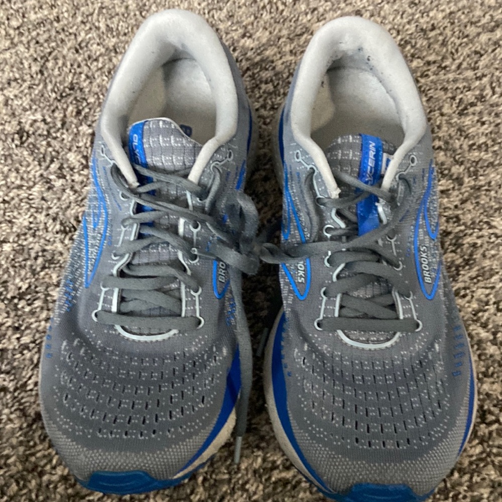 Brooks Sneakers